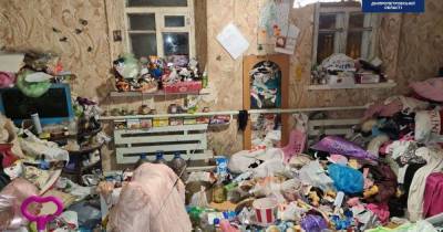 Живут в мусоре: в Днепре пятеро детей растут в нечеловеческих условиях