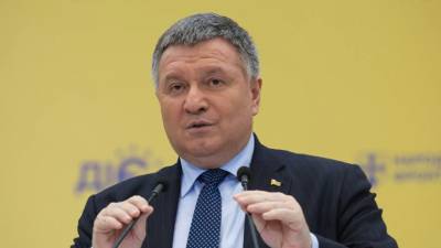 Аваков призвал ввести локдаун на Украине из-за коронавируса