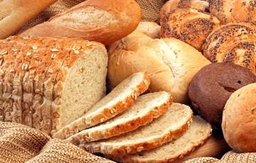 Дешево и сытно: падение доходов вынудило россиян покупать больше хлеба