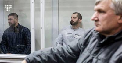 Обвиняемый в расстрелах на Майдане экс-беркутовец Маринченко через суд пытается восстановиться в полиции