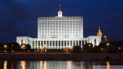 Кабмин выделит 10 млрд рублей на дополнительные выплаты российским медикам