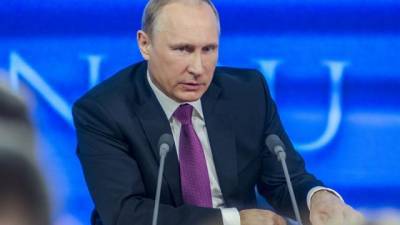 Путин поручил усовершенствовать регулирование удаленной работы