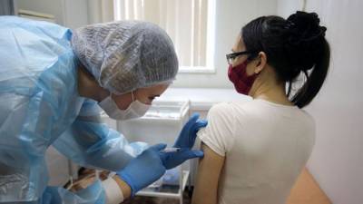 Массовая вакцинация от Covid-19 в России начнется уже в декабре