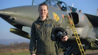 В Армии Сербии появилась первая женщина-пилот истребителя