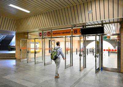 В Праге продлят работу метро