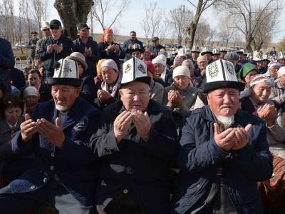 В Киргизии могут лишить русский язык статуса официального