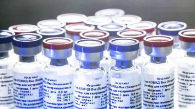 Сенатор Леонов назвал все преимущества вакцины РФ
