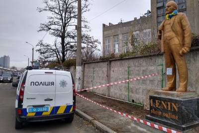 C киевской улицы убрали памятник Ленину