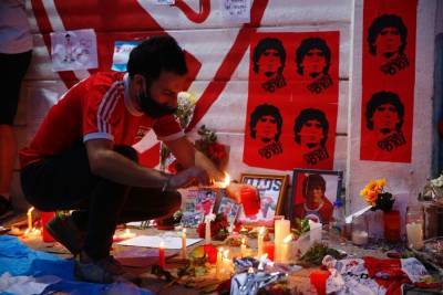 На аргентинском стадионе зажгли "вечный свет" в память о Марадоне