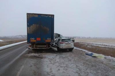 В Удмуртии погиб пассажир Тойоты, врезавшейся в грузовик