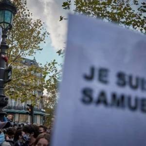Во Франции по делу об убийстве учителя обвинили четырех школьников