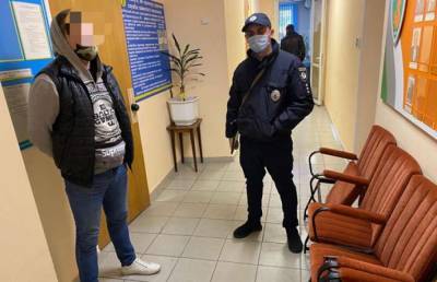 На Киевщине неизвестные пытались заблокировать работу избирательной комиссии