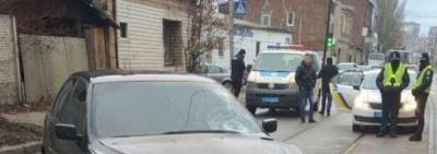 Удар был очень сильный: в Харькове водитель на "евробляхе" сбил женщину, фото