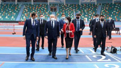 Нурсултан Назарбаев посетил казахский музыкальный драмтеатр и легкоатлетический спорткомплекс в Нур-Султане