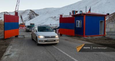 Азербайджанцы сломали ворота из Карвачарского района в Армению - депутат