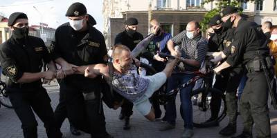 Лавров рассказал белорусам о жестких разгонах протестующих во Франции, Германии и Польше
