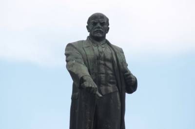 В Киеве разместили платный памятник Ленину с прайслистом