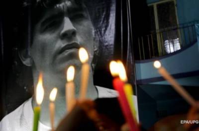 Огромные очереди и беспорядки: Аргентина в последний путь провожает Марадону