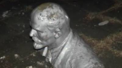 В Киеве появился памятник Ленину: эпопея с установкой, кто решил заработать на вожде