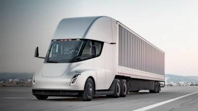 1000 километров на одном заряде: Илон Маск о новом грузовике Tesla Semi