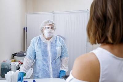 Псковский чиновник: Посетителям частных лабораторий необязательно тестироваться на коронавирус
