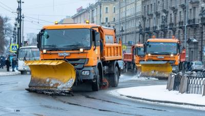 Дорожники Петербурга подготовились к ночному снегопаду в ночь на пятницу