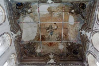 В Высоко-Петровском монастыре нашли настенную живопись XVIII-XIX веков