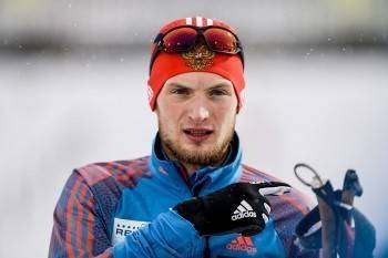 Максим Цветков стал десятым на первом этапе Кубка России по биатлону