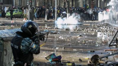Экс-беркутовец, которого подозревают в расстреле Майдана, пытается через суд восстановиться в полиции
