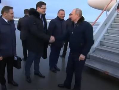В Сарове Путина встретили люди без масок, не соблюдающие социальную дистанцию