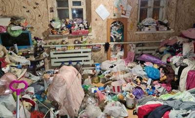 В мусоре и без продуктов: в Днепре 5 детей жили в нечеловеческих условиях – фото