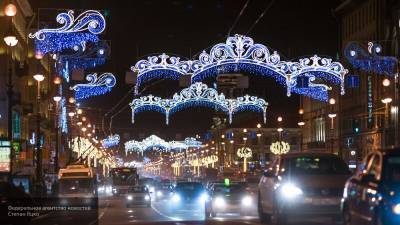 Дешево, красиво, интересно: 10 причин приехать в новогодний Петербург