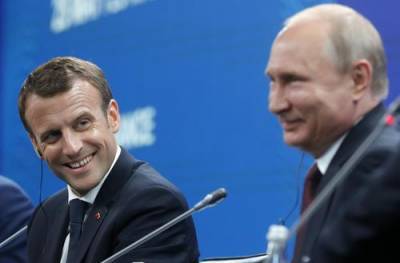 «Ъ»: Россия возмущена очередной утечкой переговоров Путина и Макрона