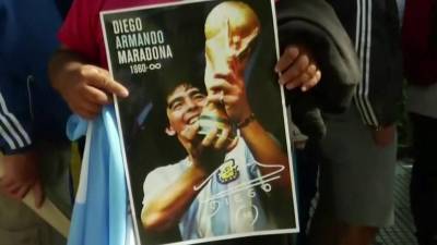 Футбольный мир провожает легендарного Диего Марадону