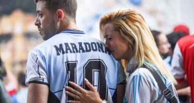 Фанаты прощаются с легендой футбола Диего Марадоной