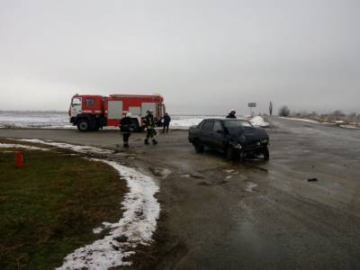 На Луганщине столкнулись два легковых автомобиля: есть пострадавшие