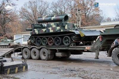 ВСУ получили обновленный бронированный тягач-эвакуатор БТС-4 (ФОТО)