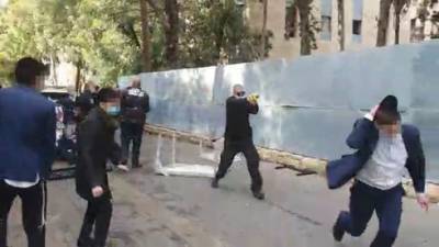 Видео: учащиеся йешивы в Иерусалиме пустились в пляс, полиция применила электрошокеры