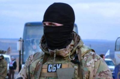 Спецслужбы подняты по тревоге: тайник с оружием и взрывчаткой в центре Киева, подробности