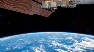 «Вопрос общества»: Крикалев оценил возможности России построить новую космическую станцию