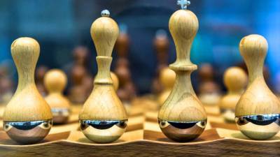 Шахматист Непомнящий сыграет с Карлсеном в полуфинале Skilling Open