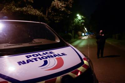 В Париже полицейских отстранили от работы после того, как они при задержании избили темнокожего