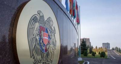 Парламент Армении решил не отменять военное положение в стране
