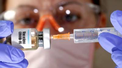 Поставки вакцины от COVID в США начнутся на следующей неделе – Трамп