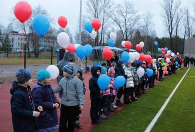 В Высоцке после капитального ремонта открылся школьный стадион