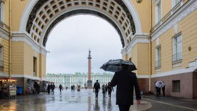 Небольшие осадки и похолодание ждут Петербург в пятницу