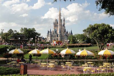 Disney уволит 32 тысячи сотрудников парков развлечений из-за коронавируса