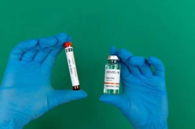 Биолог Баранова назвала ключевой недостаток вакцин от коронавируса