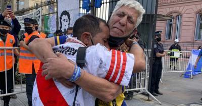 В Буэнос-Айресе прощание с Марадоной переросло в уличные беспорядки и столкновения