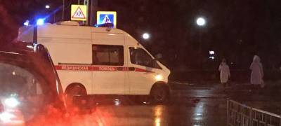 Водитель иномарки разбил машину скорой помощи в центре Петрозаводска (ВИДЕО)
